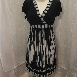 Maternity A Pea in the Pod Black and White M Dress